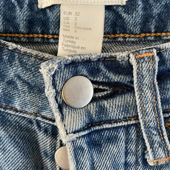 H&M Women's Jeans - Size 2 - Picture 2 of 7